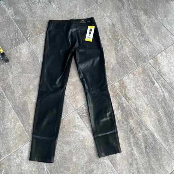 Level 99 NWT Forever Black Collection Mid Rise Coated Skinny Jeans Size 28/6 - Picture 8 of 13